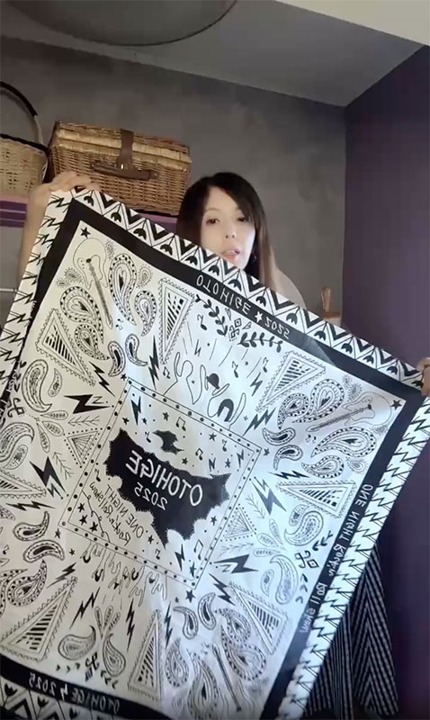 音楽と髭達2025 SKETCH Bandana - 音楽と髭達 OFFICIAL GOODS STORE