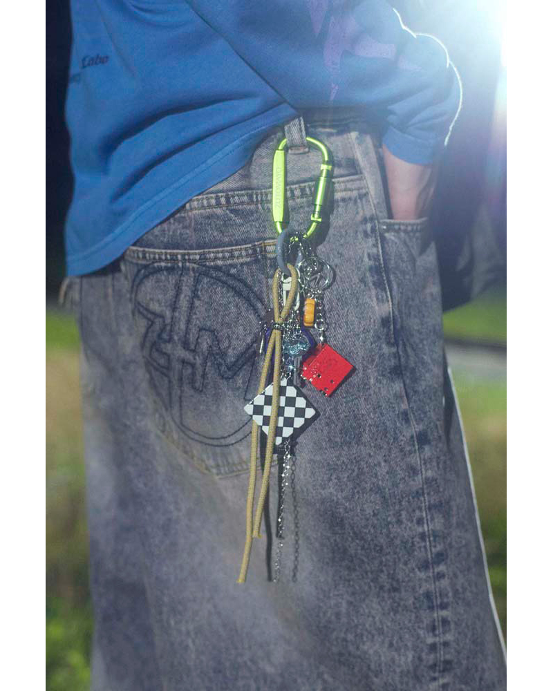 Chaos Motif Carabiner Keychain A (DENRAI GURI) - ZUTOMAYO MART
